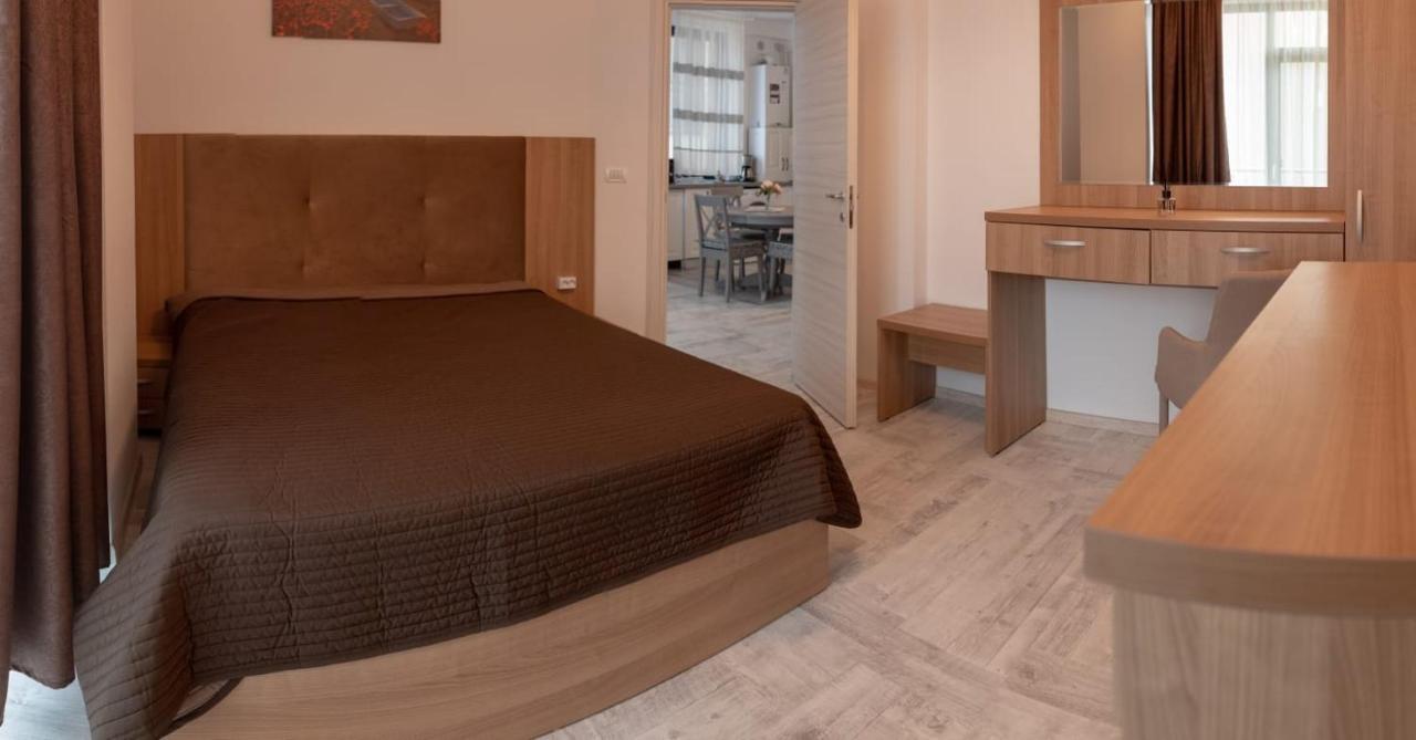 Iris Apartment นาโวดาริ ภายนอก รูปภาพ